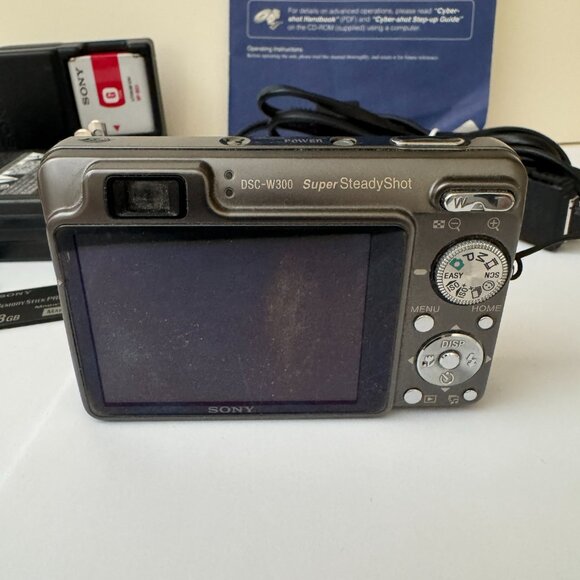 Sony Cybershot Digital Camera (Working) DSC-W300 8 MB 2 Batteries + Accessories - Picture 5 of 9